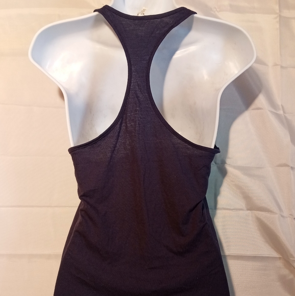 Under Armour heat gear tank top S euc - Picture 3 of 4